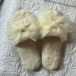 Bridal Pearl Bow Slippers